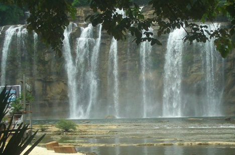 Tinuy-an Falls 02